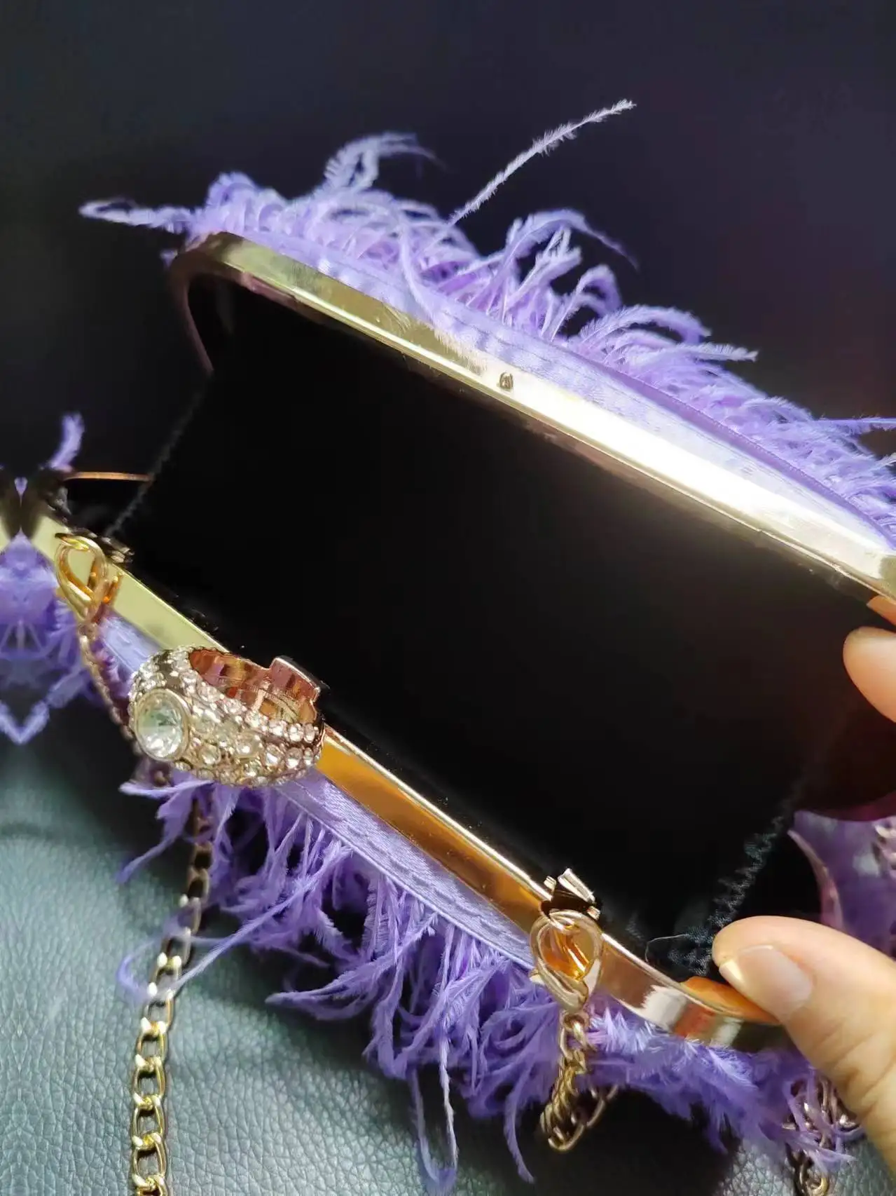 2024 Guangzhou High Quality Knuckle Ring Purple Feather Purse Clutch Purse Bag With Ostrich Feather Decoration Wedding Bags - Image 3
